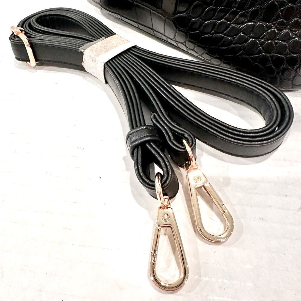 Aota All Of The Above Elena Bucket Bag Women's Black Vegan Leather Crossbody NWT - Picture 8 of 11